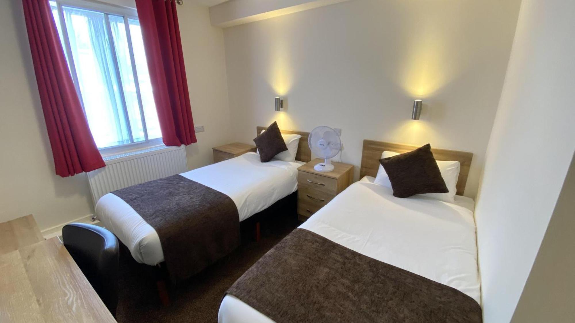 Russ Hill Hotel Charlwood Room photo