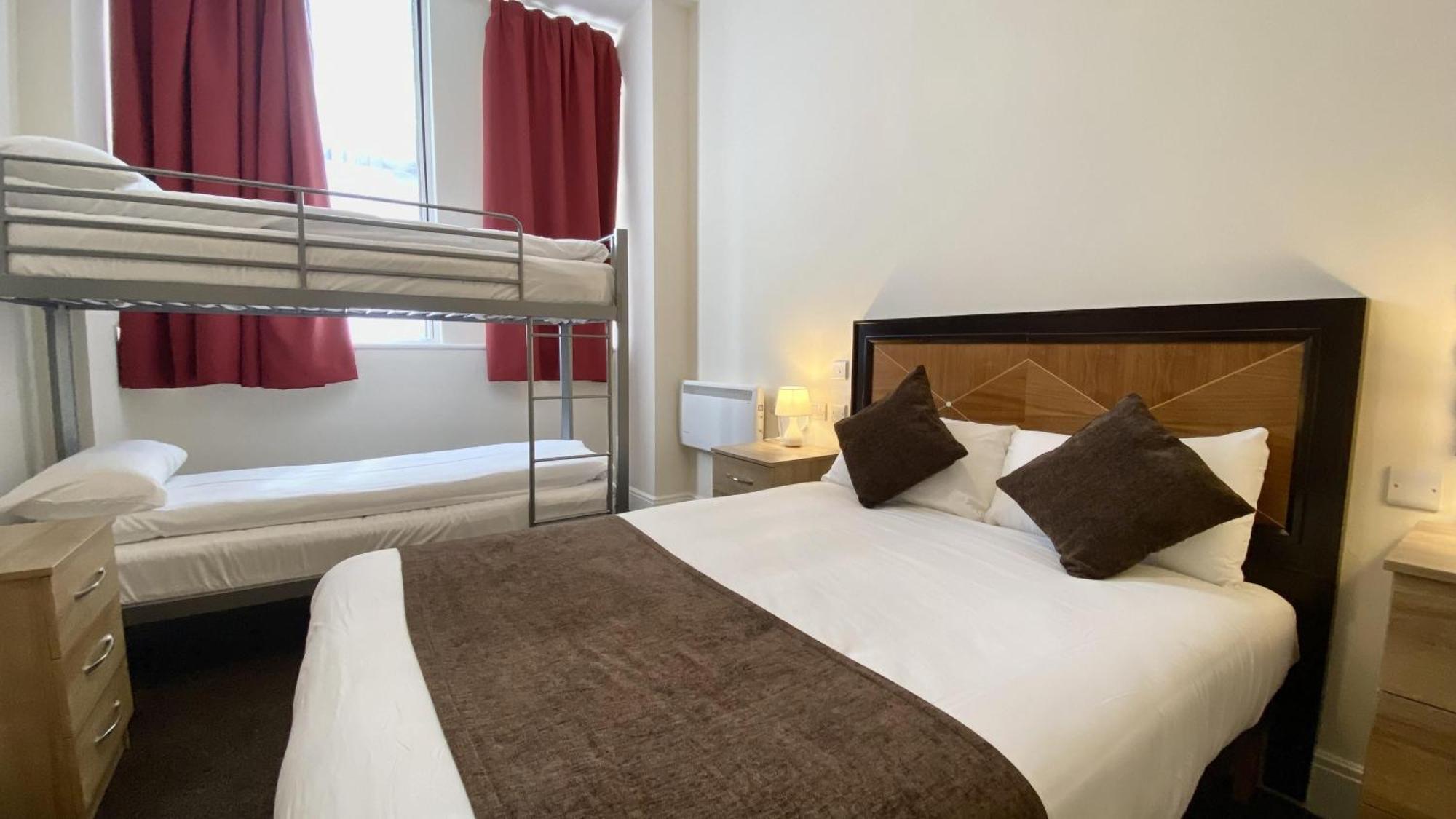 Russ Hill Hotel Charlwood Room photo